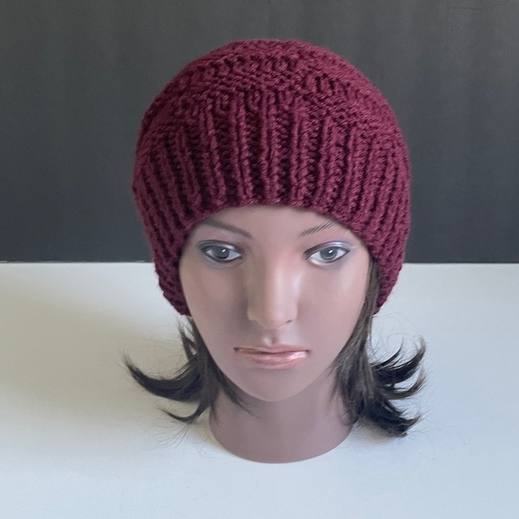 Handmade knit hat maroon - Picture 2 of 10